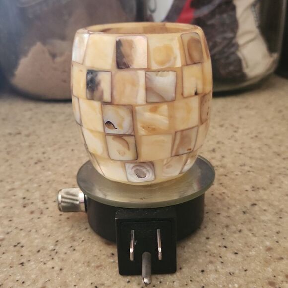 Capiz Shell NightLight - Picture 4 of 12